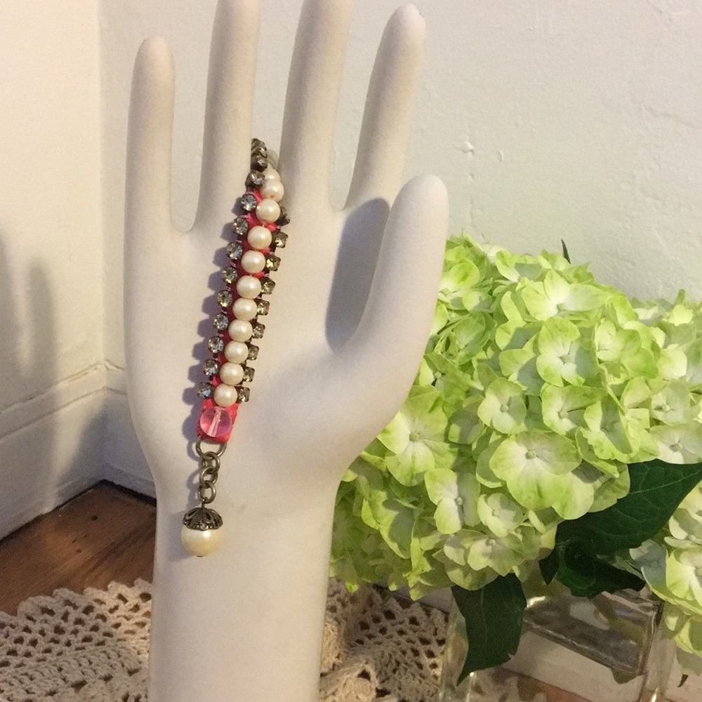 Banana Republic bracelet with pearls and crystals - Picture 3 of 5
